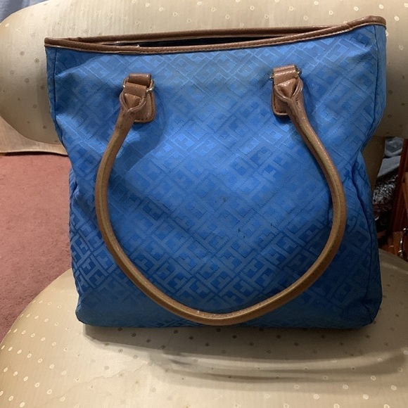 Beautiful Tommy Hilfiger tote - Picture 2 of 11